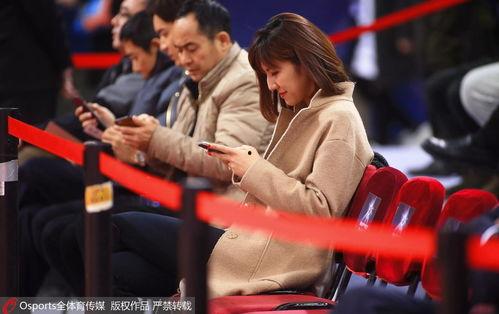 明星擦地,擦地秀出环保风采